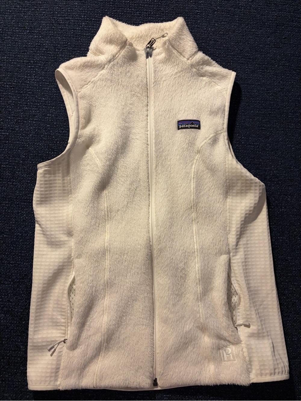 Patagonia Women's R2 White Full-Zip Fleece Vest